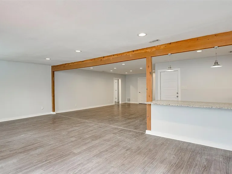 5402 Chevy Cir — Photo 9