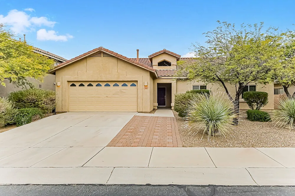 4 bed, 2.0 bath, 2156 sqft, $2,295 — Photo 1