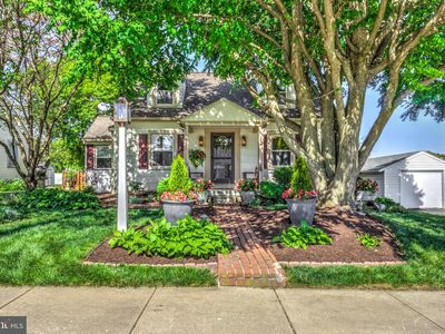 323 S Railroad Ave, New Holland, PA, 17557