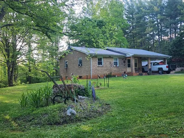 265 River Rd, Ararat, VA 24053