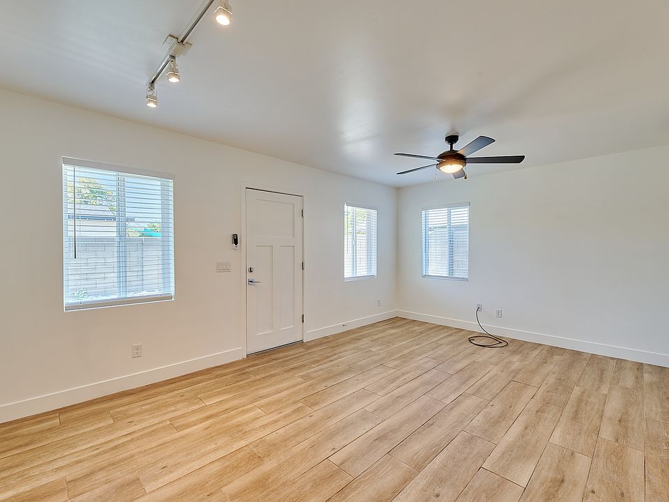 Living Room facing entrance