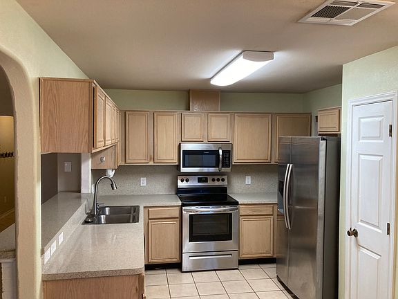 2nd image of 2236 Ivy Dr