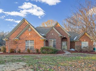 14504 Harrison Dr, Byhalia, MS 38611