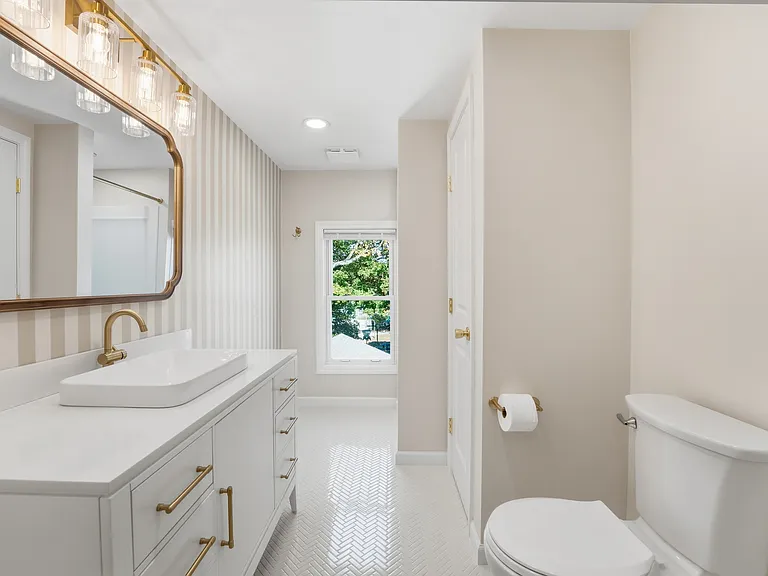 22 Vernon St #3 — Photo 5