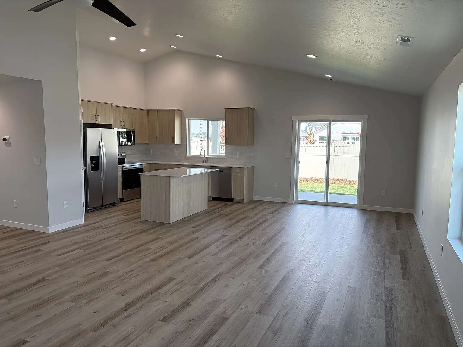 4 bed, 1860 sqft, $2,800 — Photo 4