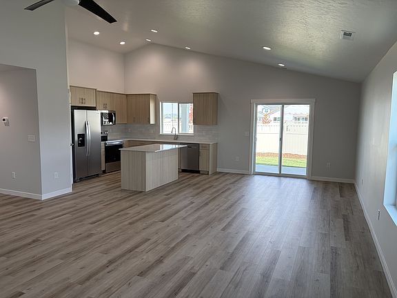 4th image of 7388 W Trumbull Ct