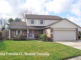 16924 Franziska Ct, Macomb, MI 48044