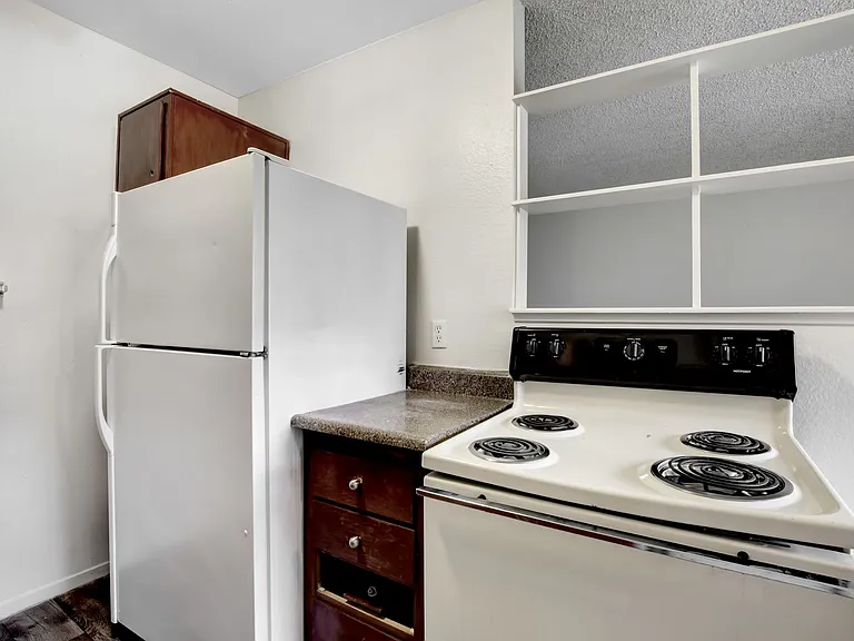 Eagles Nest Apartments — Photo 13