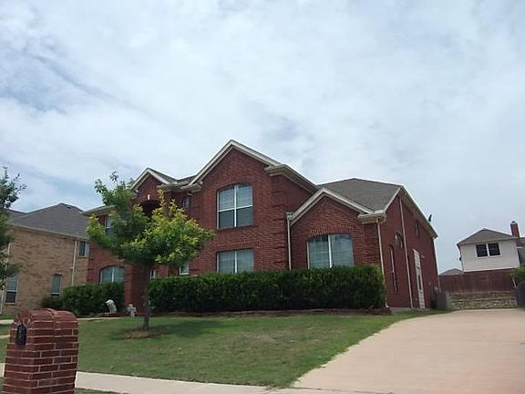 3rd image of 305 Oleander Dr
