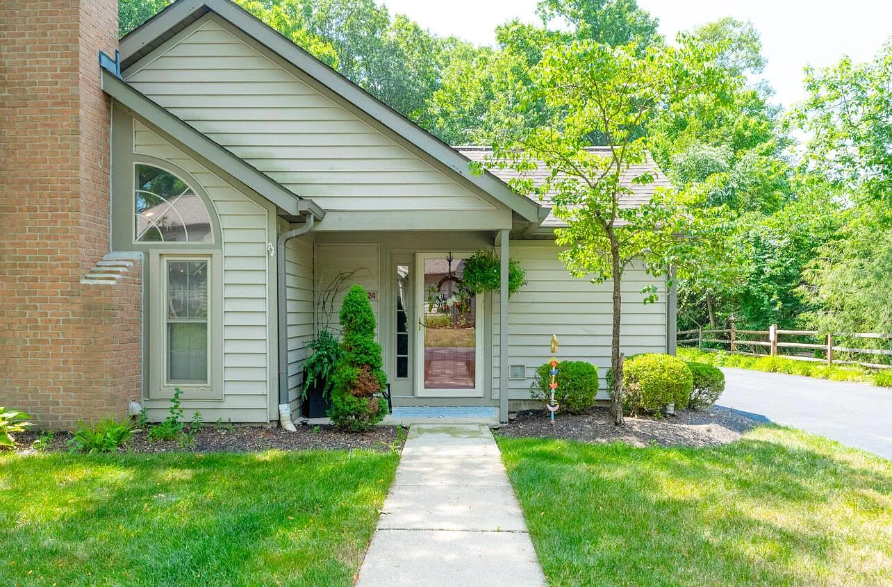 424 Hidden Ravines Dr photo 1