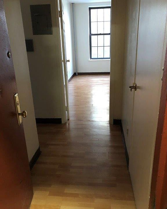1st image of 404 Tompkins Ave APT 3R