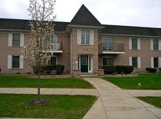 2710 Georgetowne Dr UNIT D-2, Highland, IN 46322