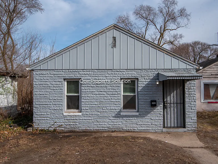 2453 Prospect St — Photo 12