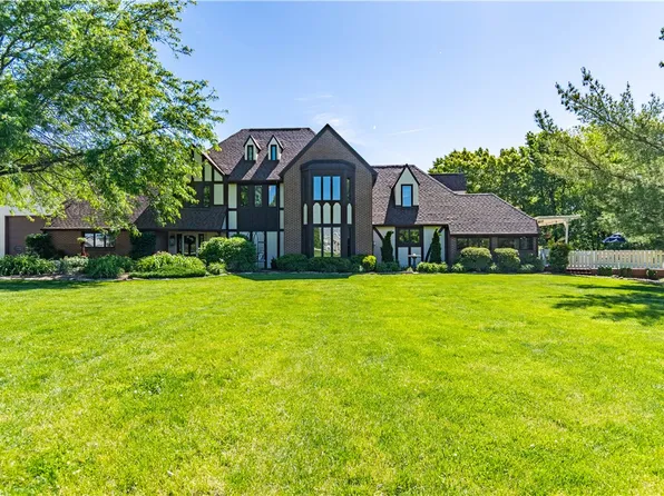 5668 Mayberry Ct, Oreana, IL 62554