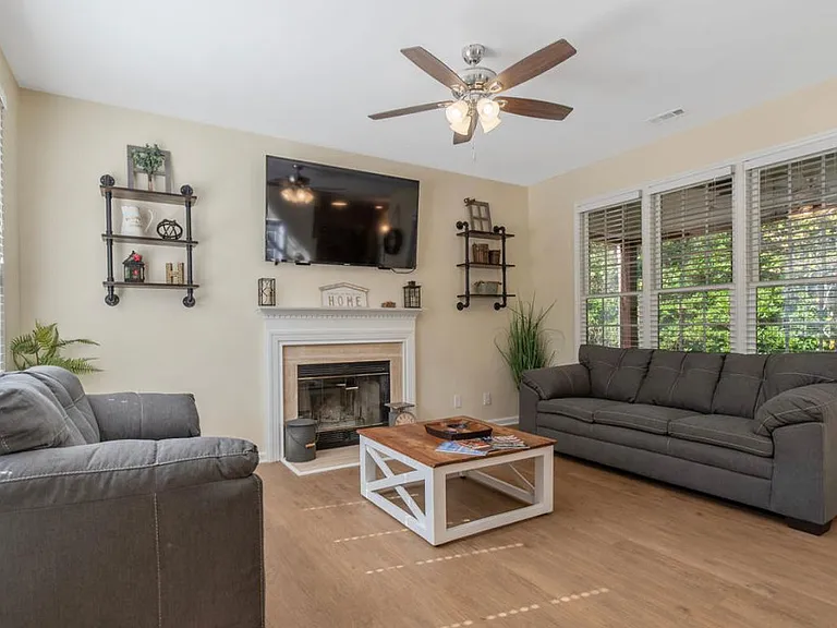 110 Mint Hill Dr — Photo 8