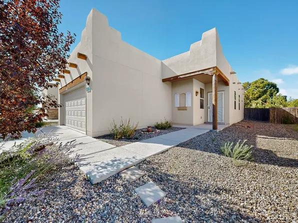 3084 Floras Del Sol St, Santa Fe, NM 87507
