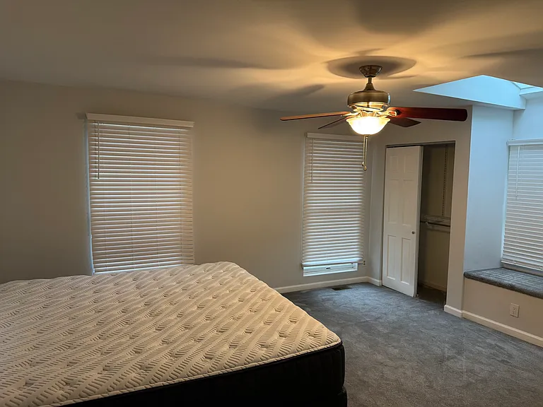 4048 Blow St — Photo 11