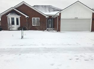 51684 Eva Dr, Macomb, MI 48042