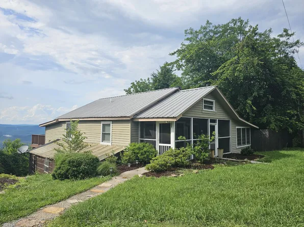 9311 Scenic Hwy, Lookout Mountain, GA 30750
