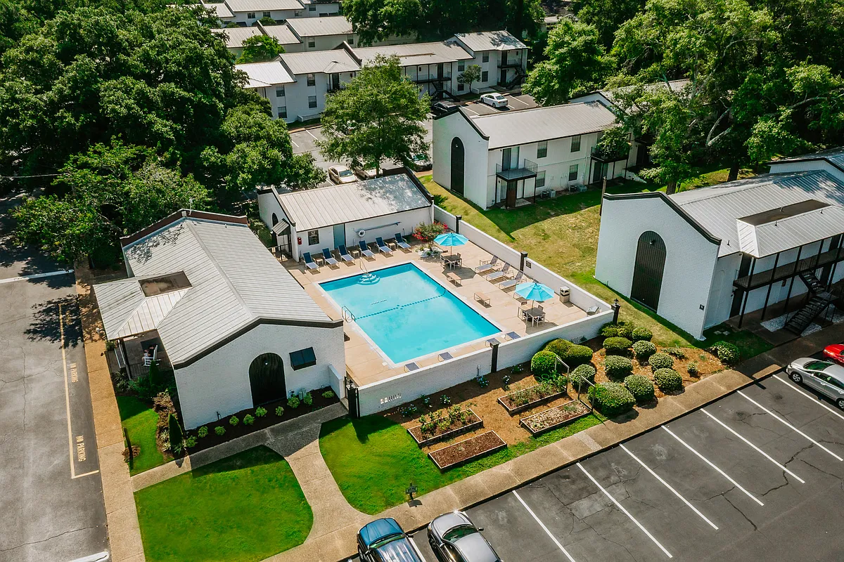 Exterior - Kingswood Apartments