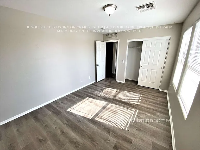 2207 N 92nd Gln — Photo 10