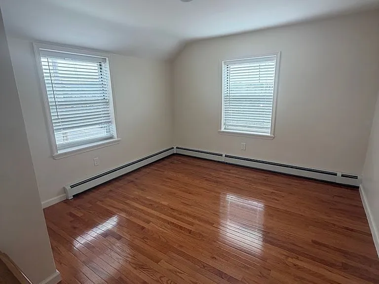 1502 Luzerne St — Photo 12