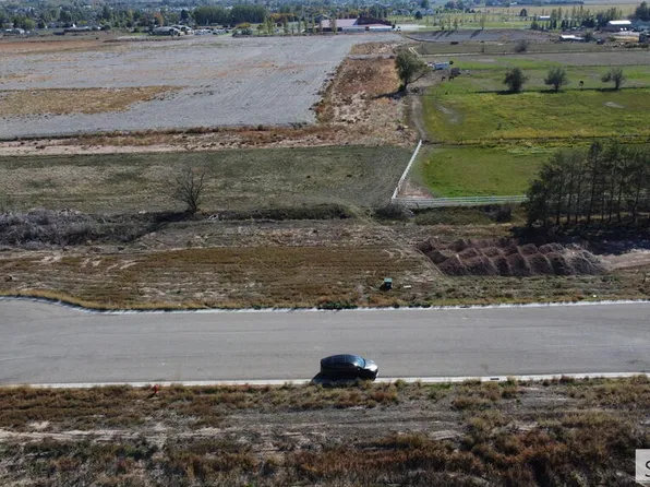 3702 Coopers Hawk Way, Ammon, ID 83406