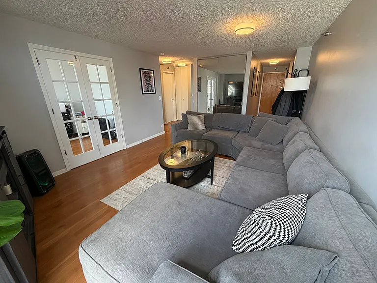 1122 N Clark St #1404 — Photo 9