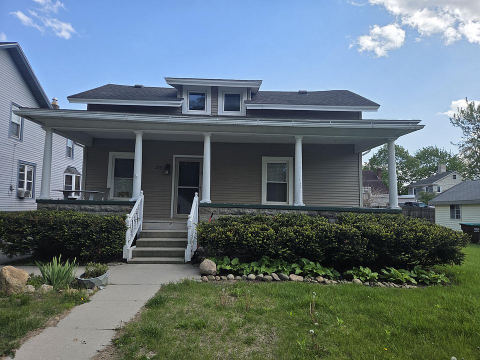 1st image of 215 Brown St
