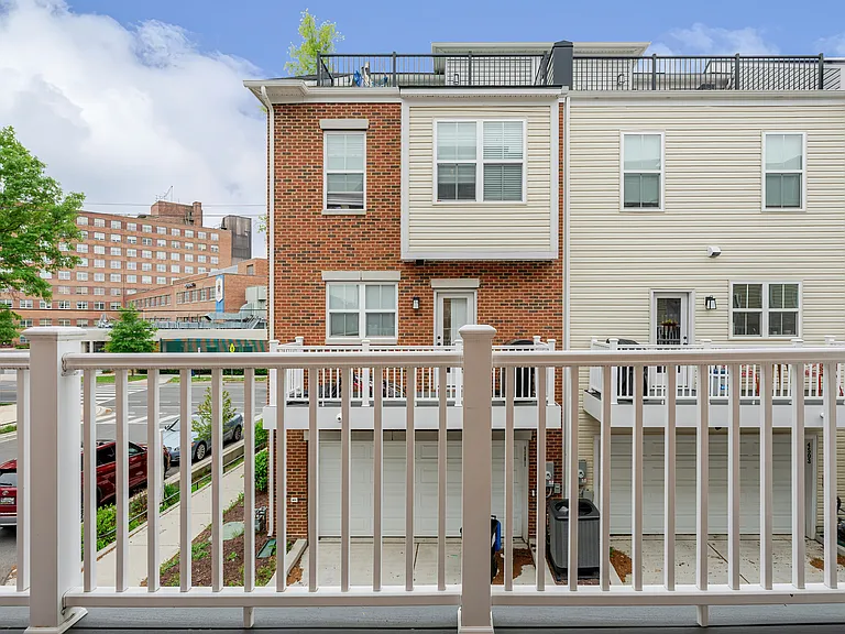 4450 Joseph Pl NE — Photo 10