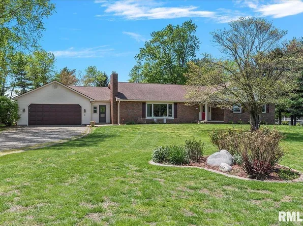 105 Edlen Ln, Jacksonville, IL 62650