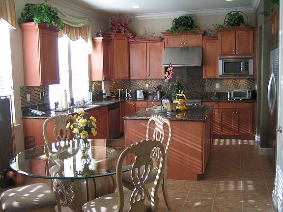 Kitchen & Nook