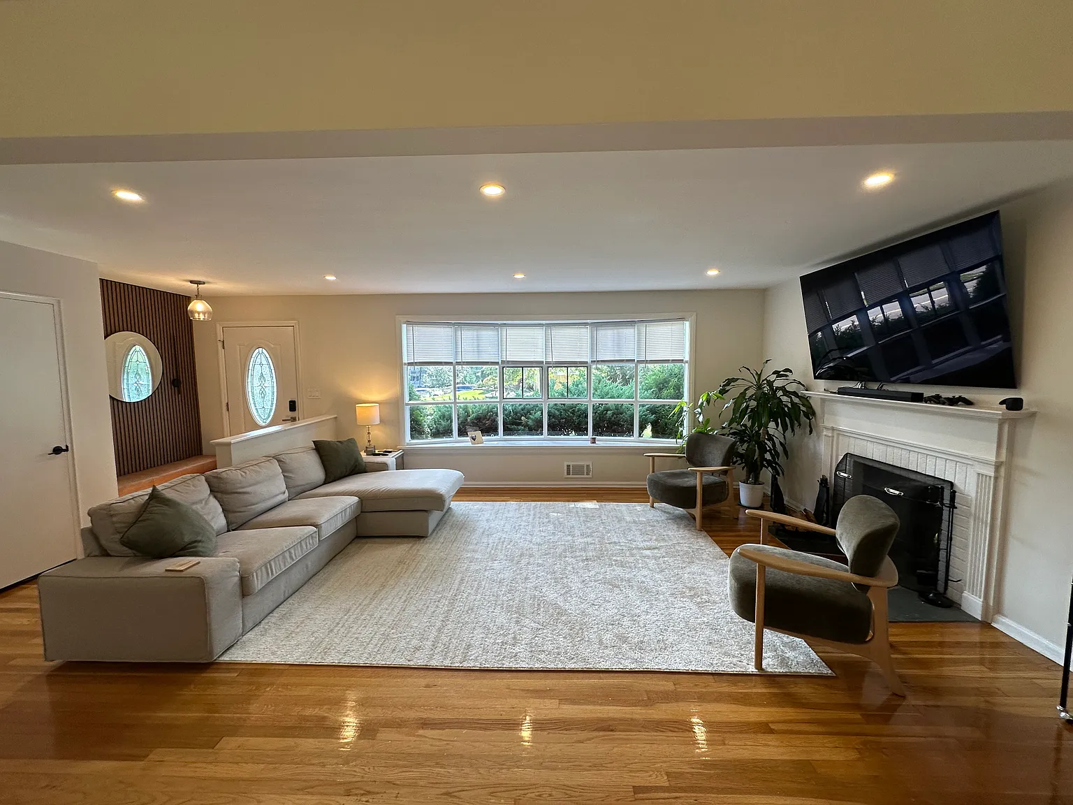 3 bed, 1.5 bath, $4,995 — Photo 4