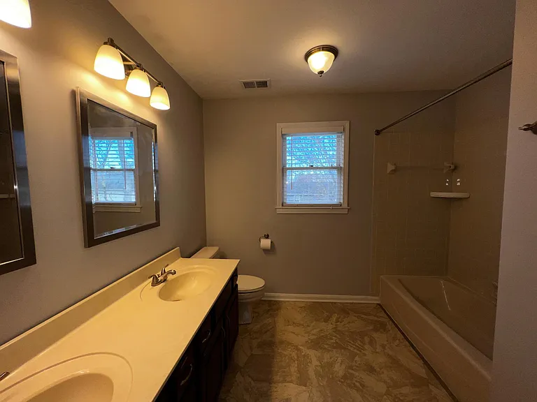 1100 Stowbridge Ln — Photo 26