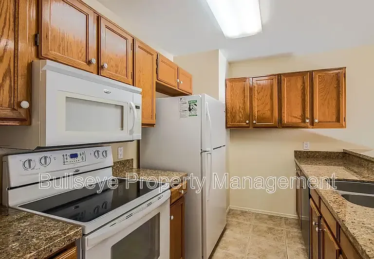 18624 N 93rd Ave — Photo 7