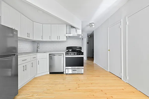 Rented by Compass | media 13