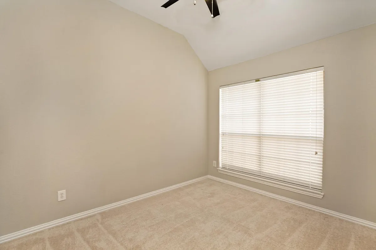 Building Photo - 114 Midcrest Dr