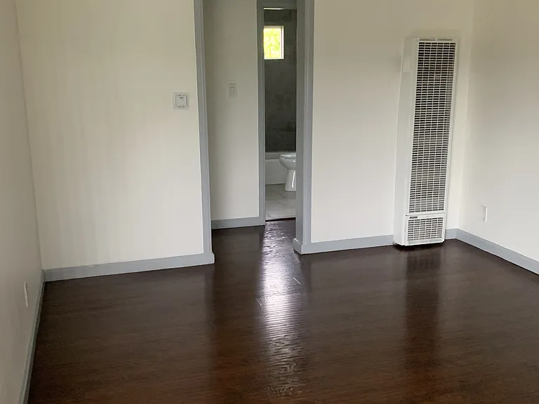 560 E Pleasant St #8 — Photo 4