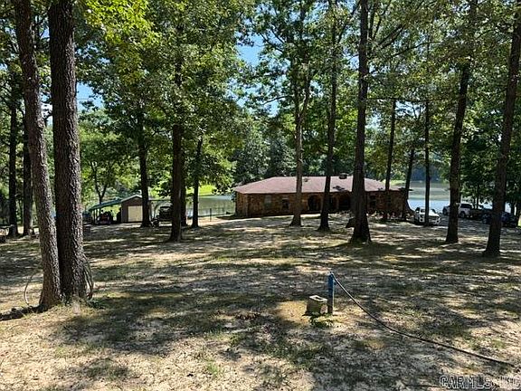 2nd image of 550 Lake Dr