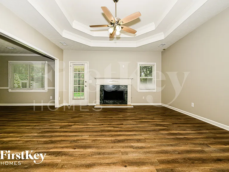 45 Sunset Ct — Photo 2
