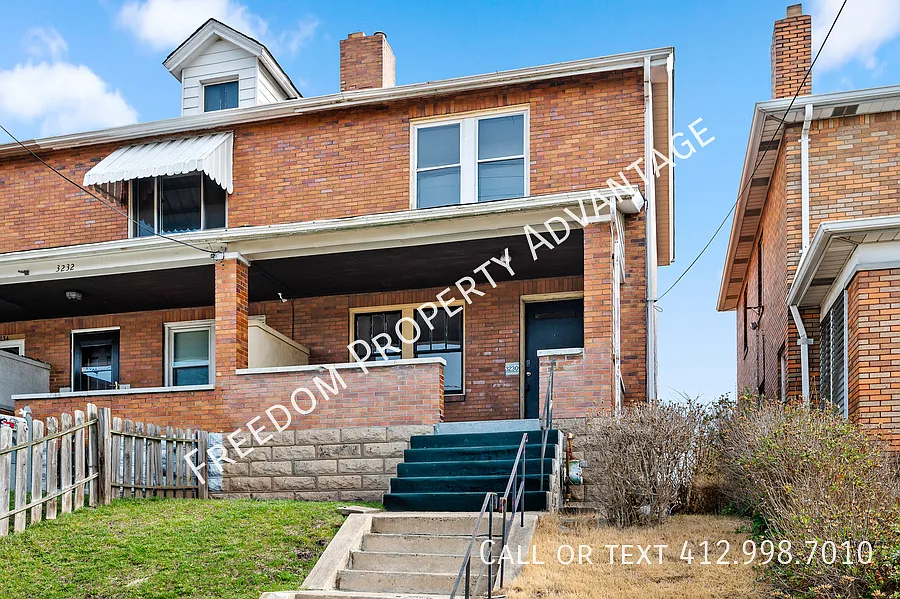 3230 California Ave - Brighton Heights — Photo 2