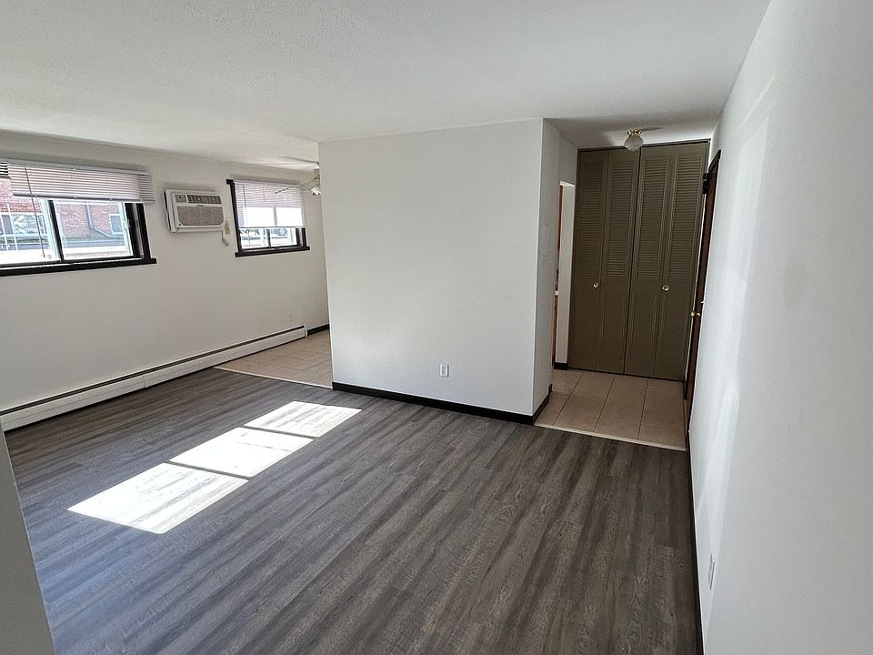 1st image of 3826 Stinson Blvd NE APT 101