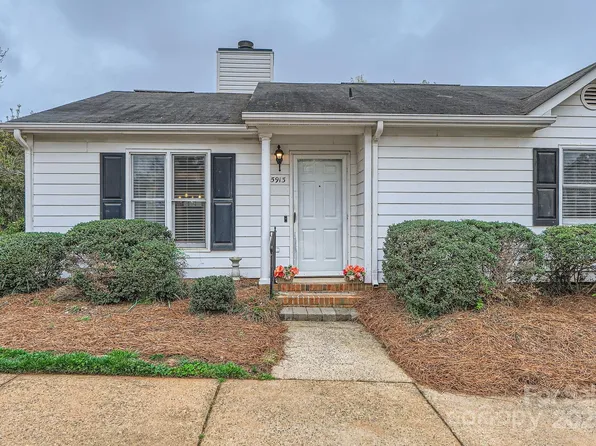 5913 Crape Myrtle Ln, Charlotte, NC 28216