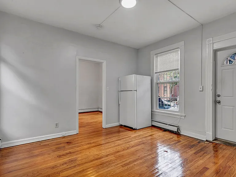 350 Elm St — Photo 6