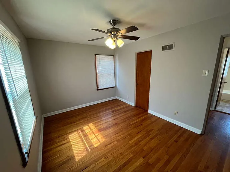 9813 Lullaby Ln — Photo 15