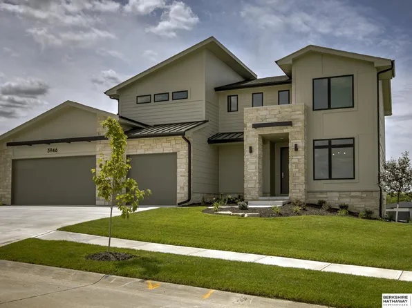 20119 U St, Omaha, NE 68135