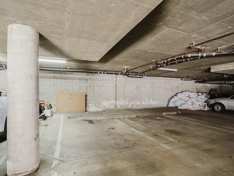 914 E Elk Ave #3 — Photo 39