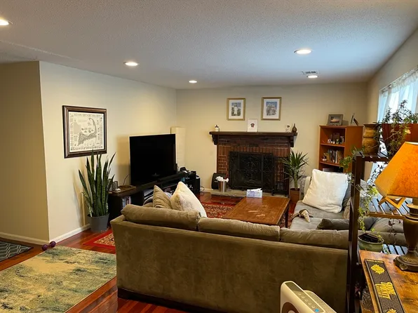 50 Gilbert St #50, Watertown, MA 02472