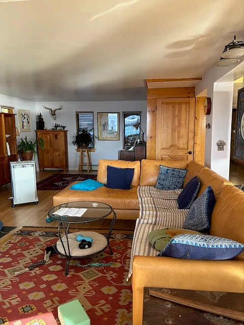 Living room - 88 Central Ave