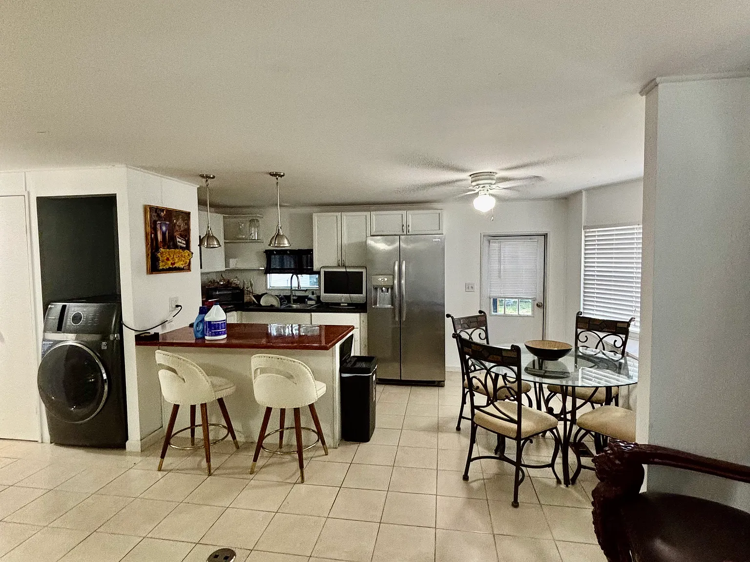 2 bed, 755 sqft, $1,950 — Photo 3